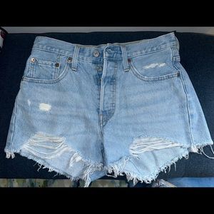 NWOT LEVI 501 Jean Shorts size 27